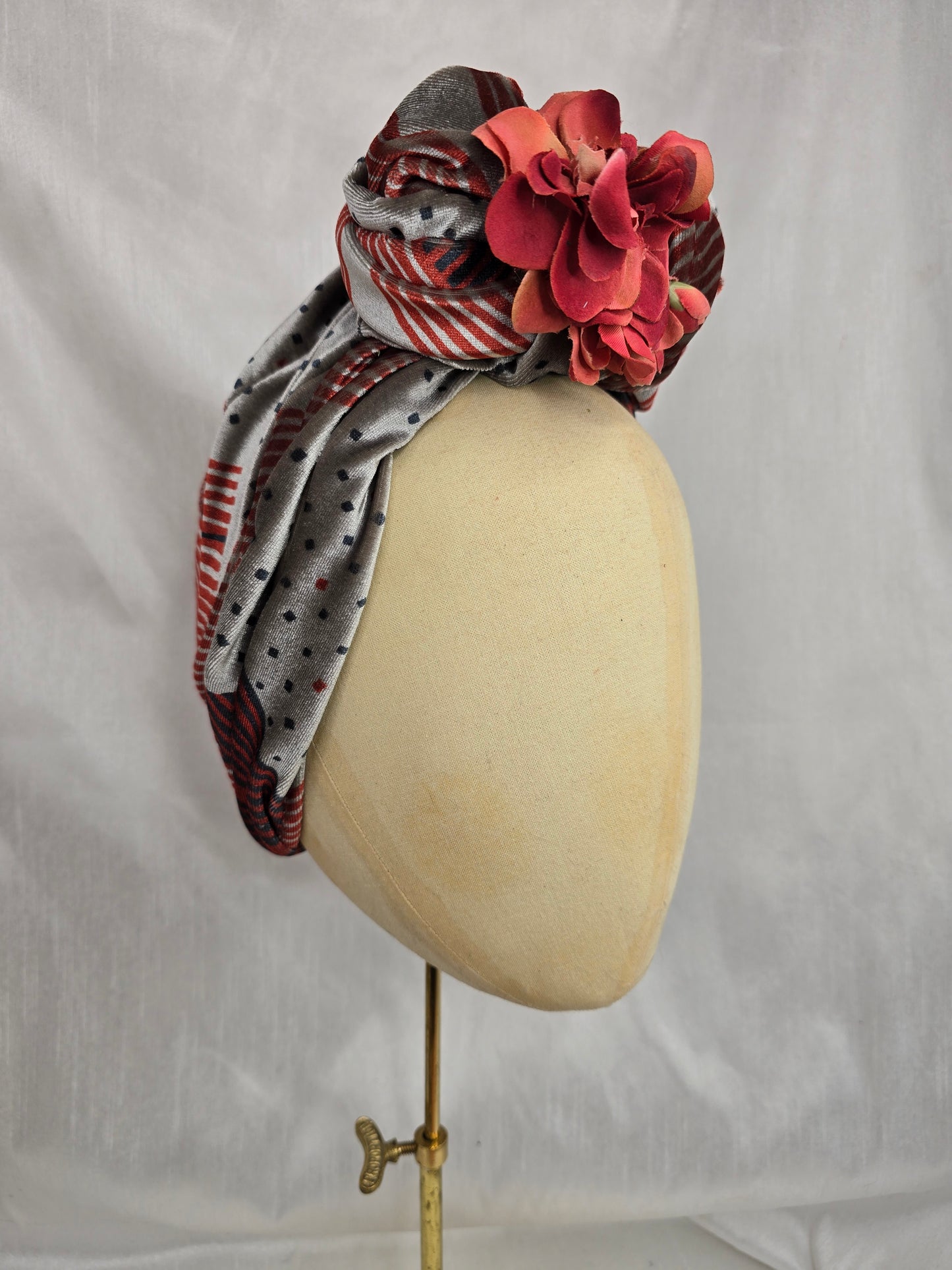 Deco print stretch velvet turban with flowers
