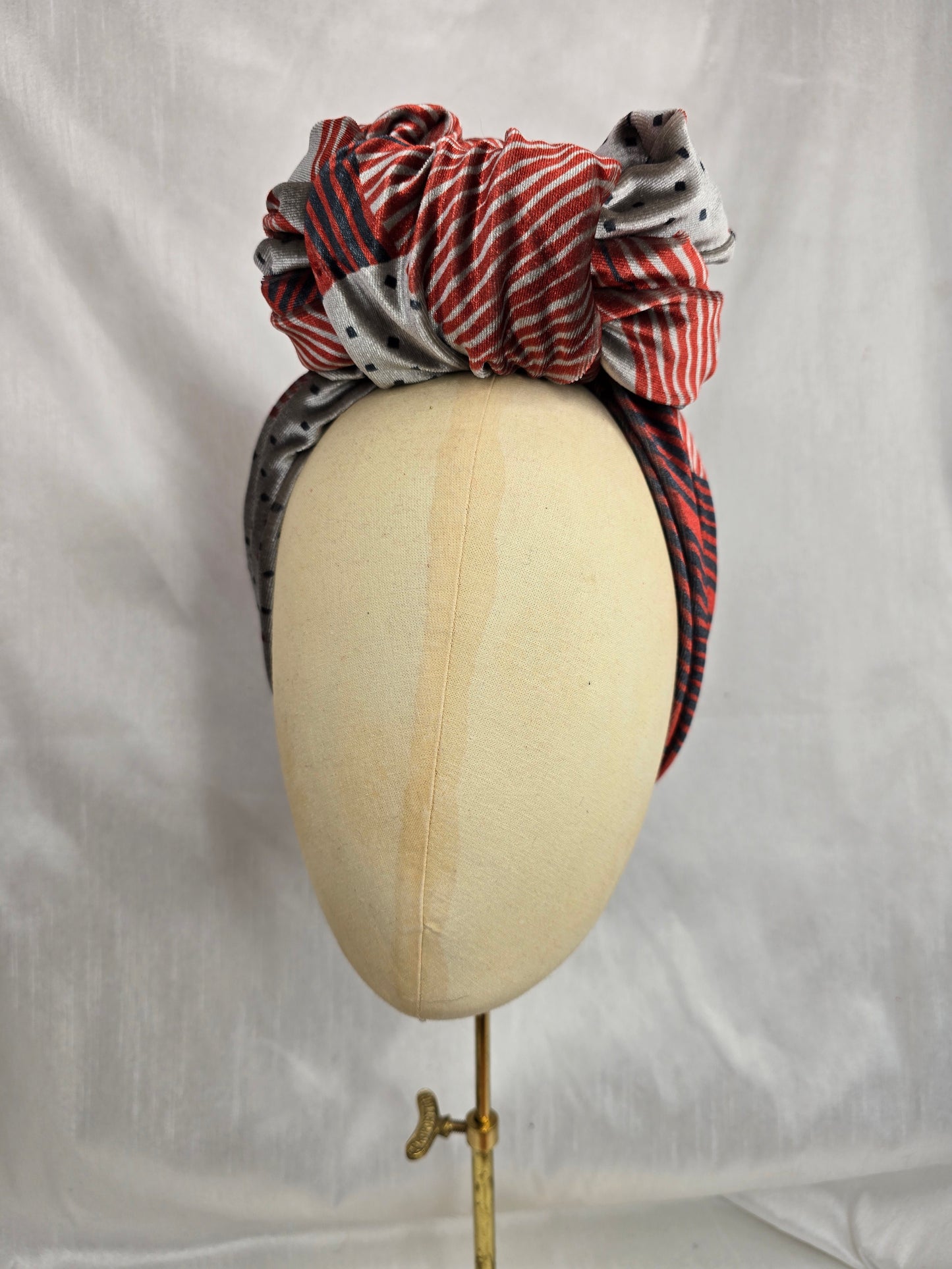 Deco print stretch velvet turban with flowers
