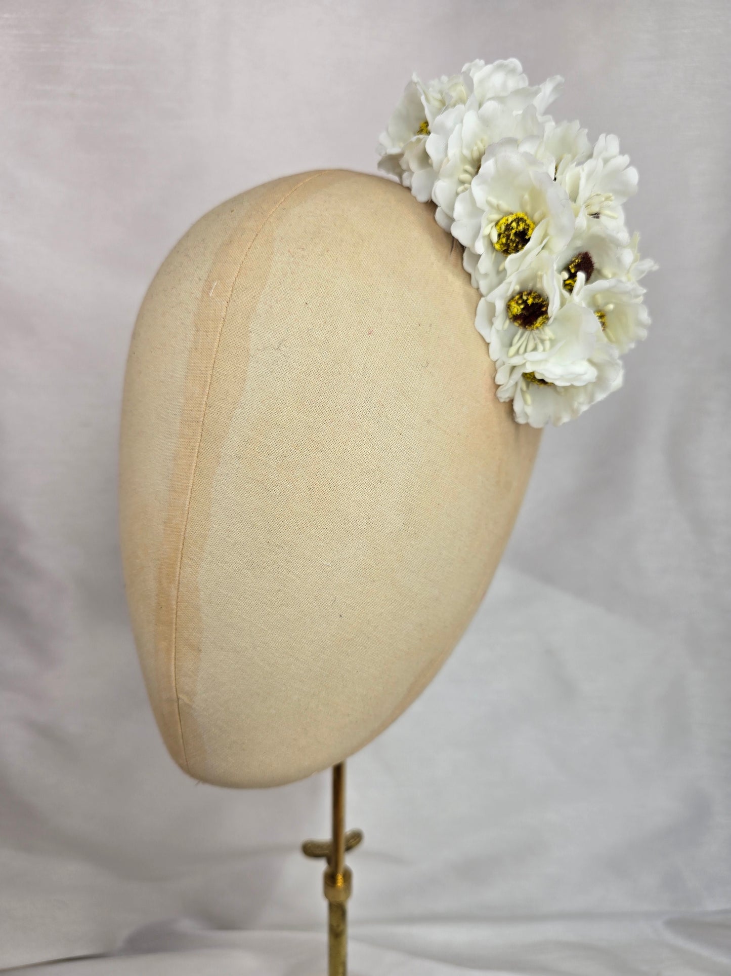 White anemone hair flower/corsage