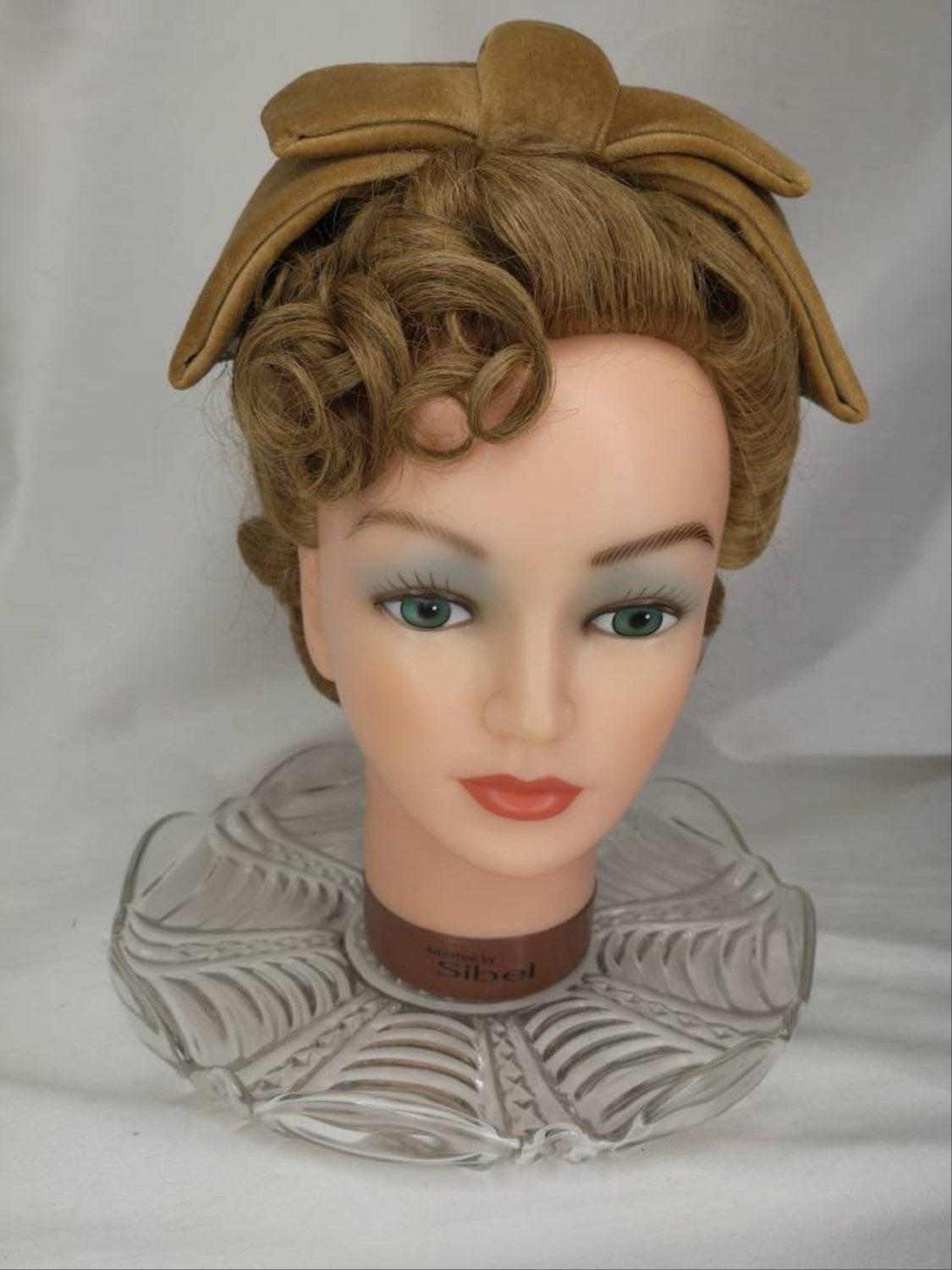 Tan velvet hair bow