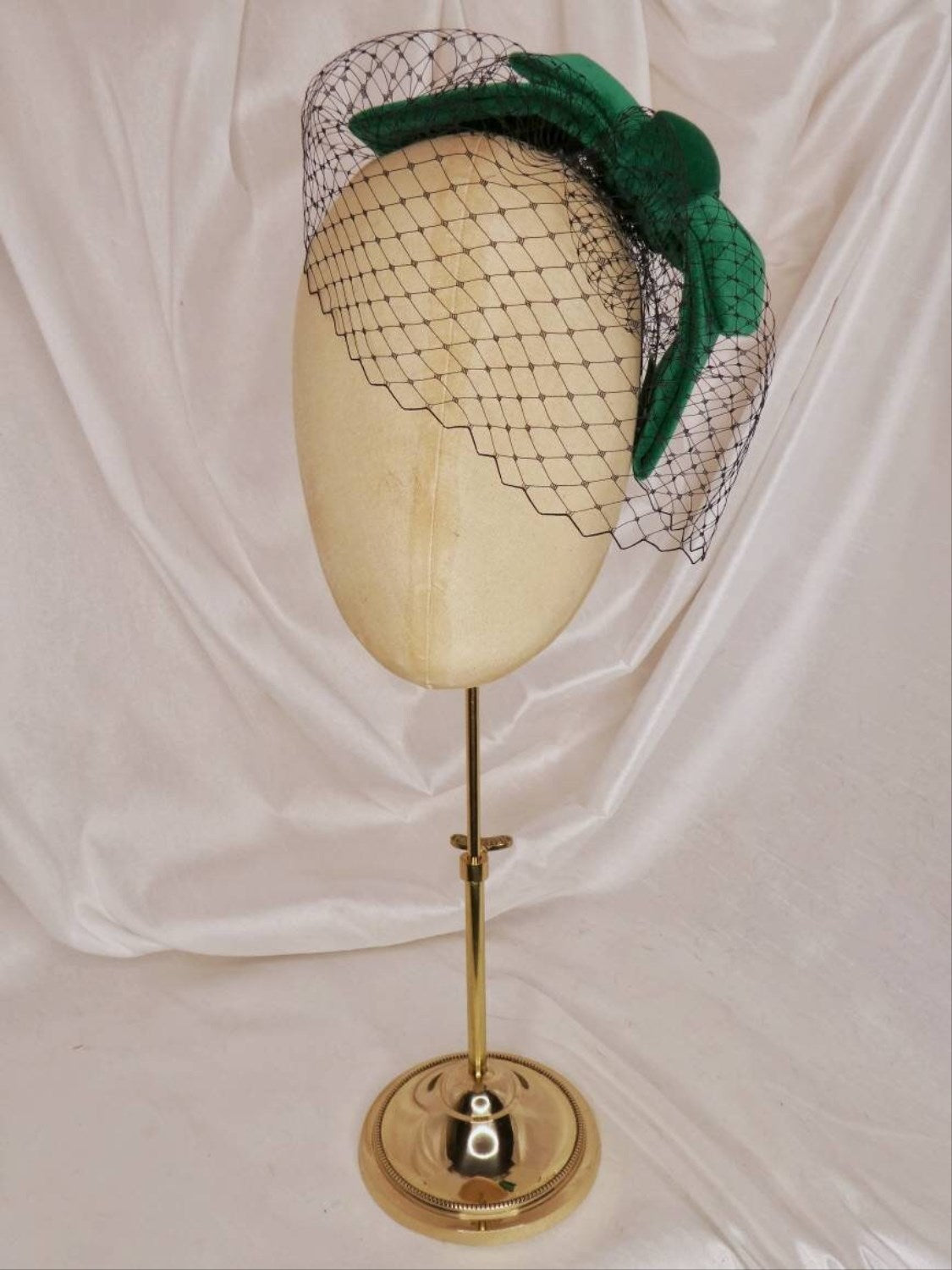 Veiled emerald velvet hair bow