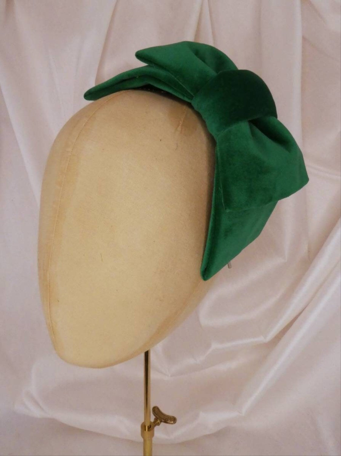 Veiled emerald velvet hair bow