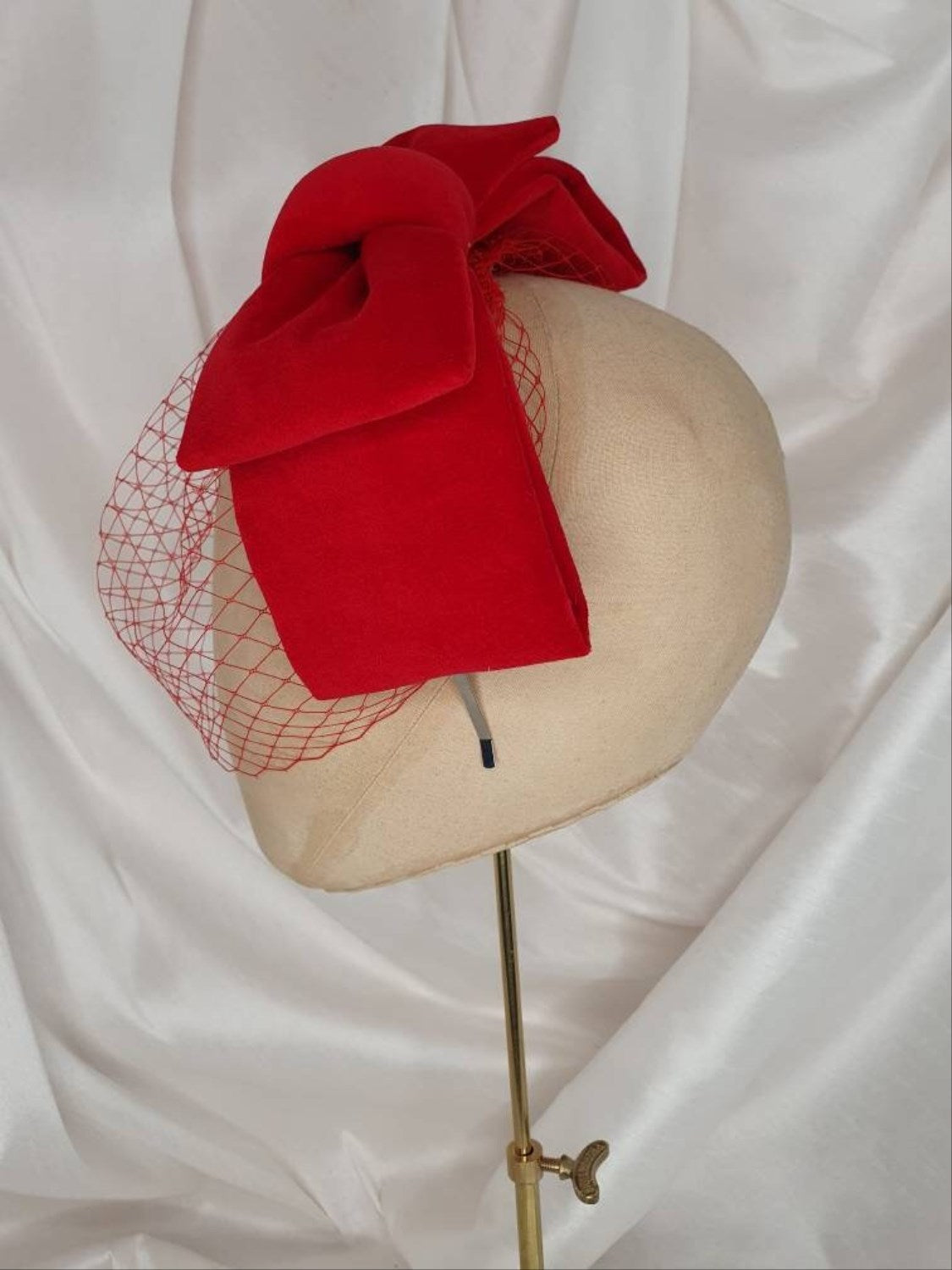 Veiled red velvet hair bow