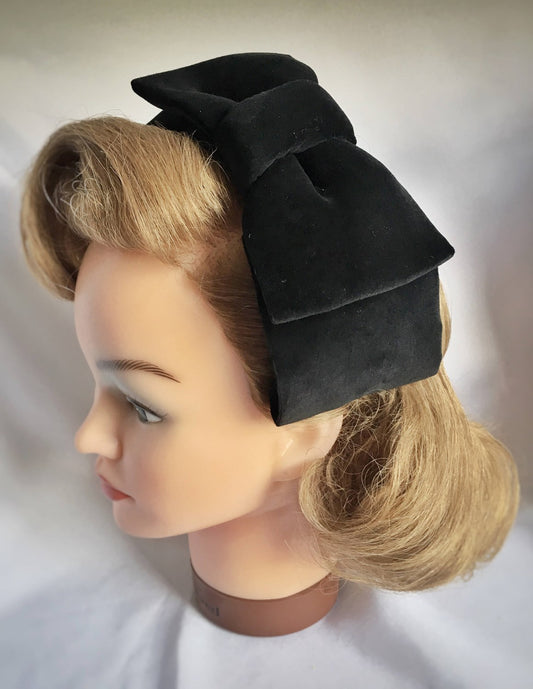 Black velvet hair bow