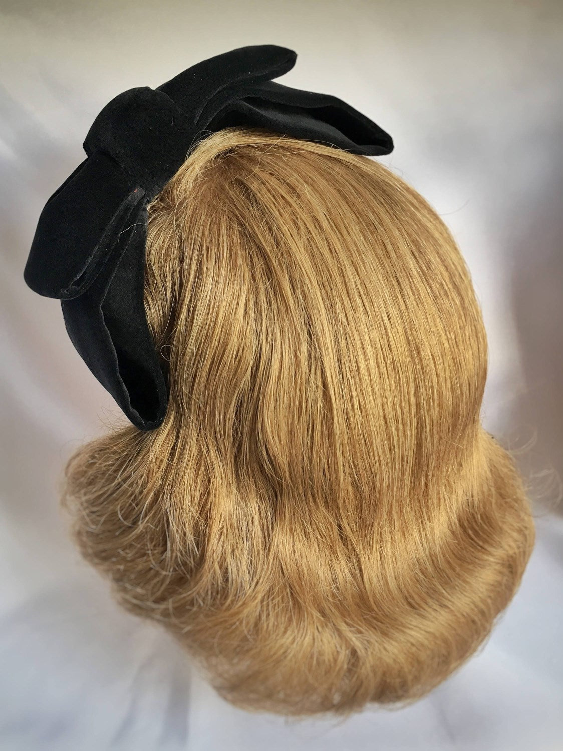 Black velvet hair bow
