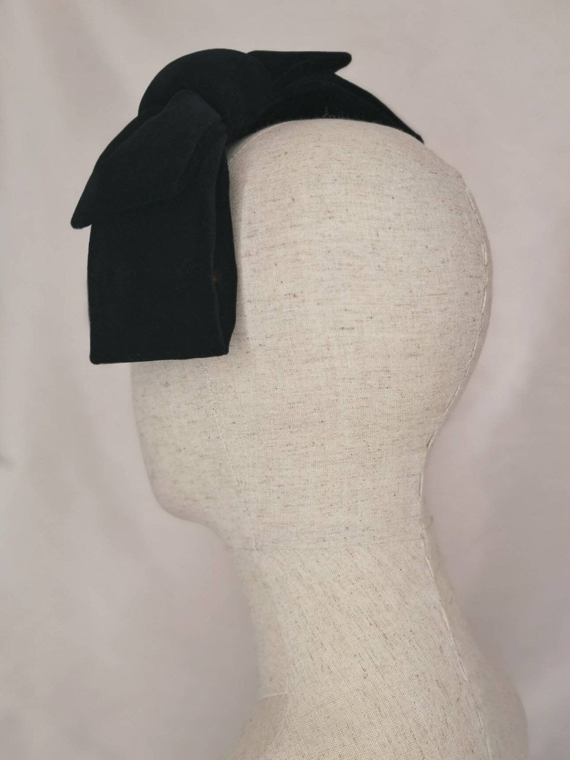 Black velvet hair bow