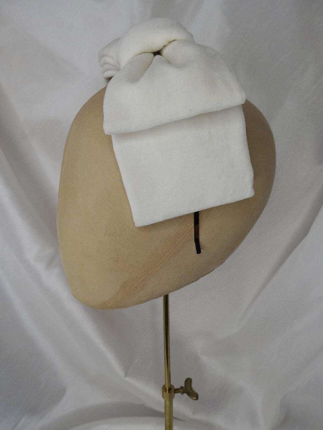 Ivory velvet hair bow