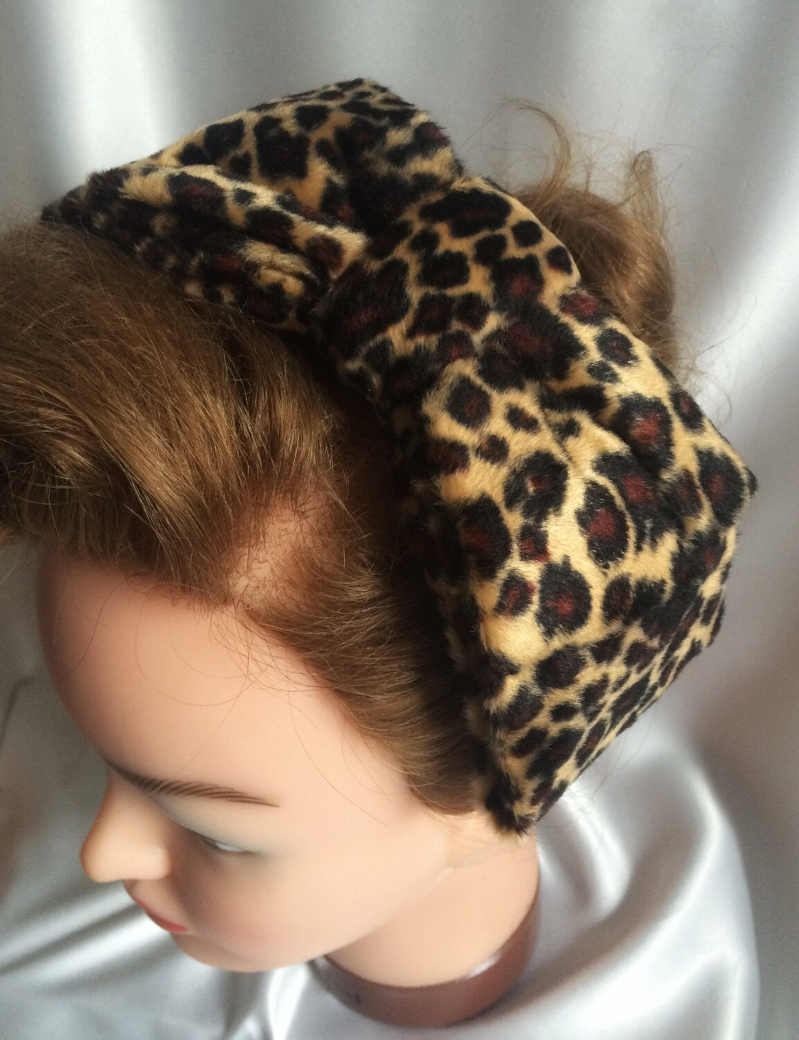Leopard velvet hair bow