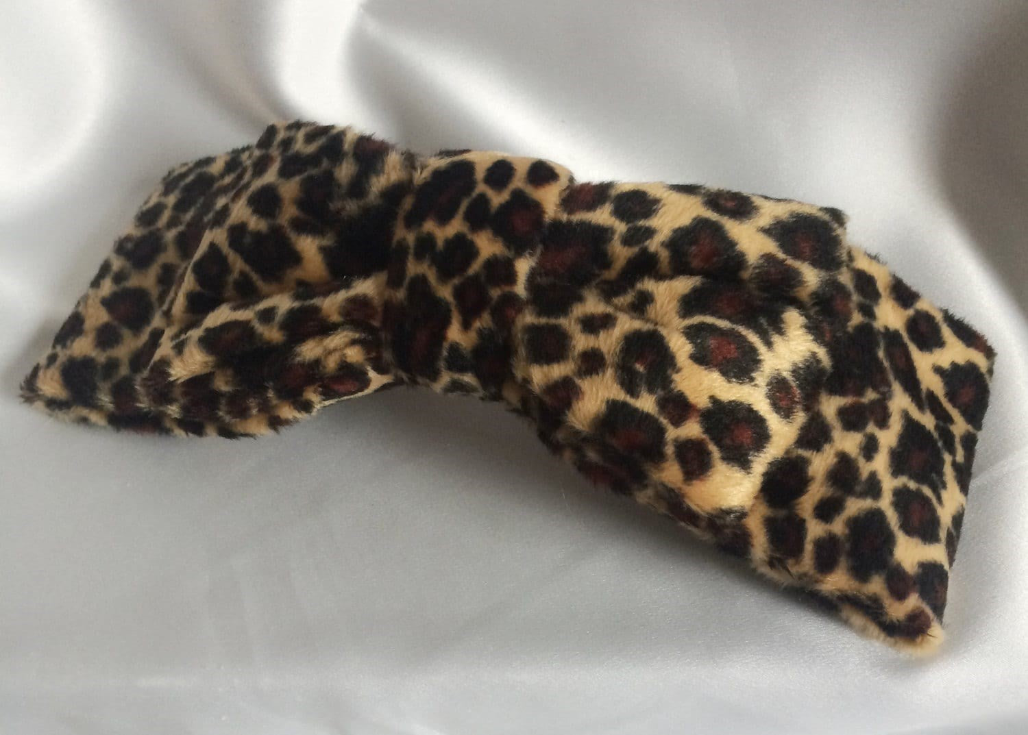 Leopard velvet hair bow