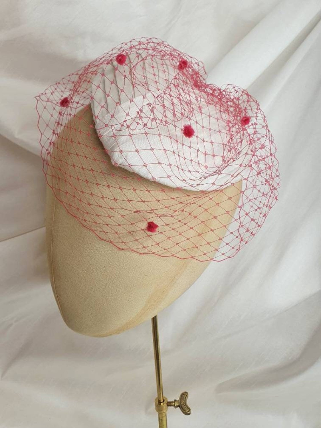 White heart fascinator with veil