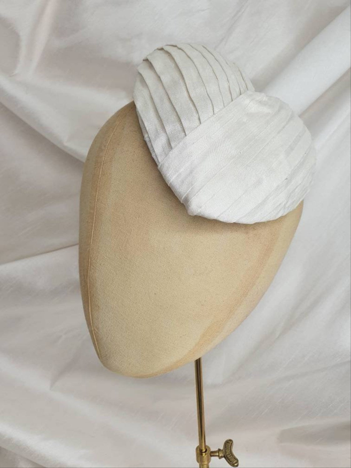 White heart fascinator with veil