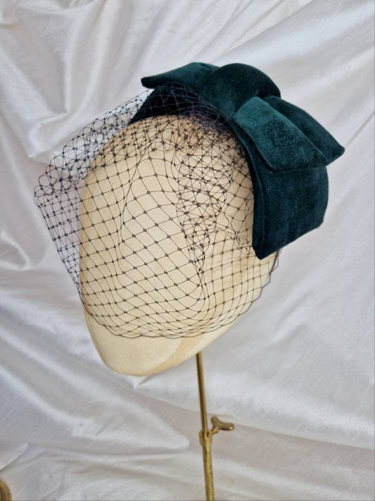 Veiled green velvet hair bow