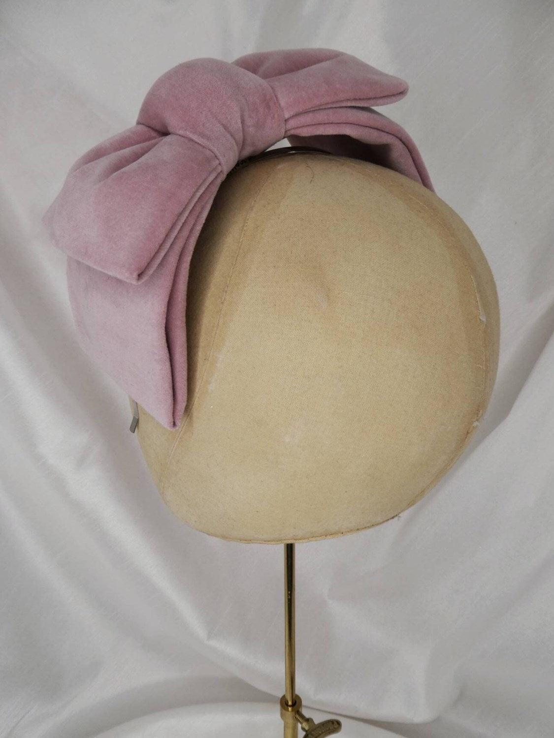 Pale pink velvet hair bow