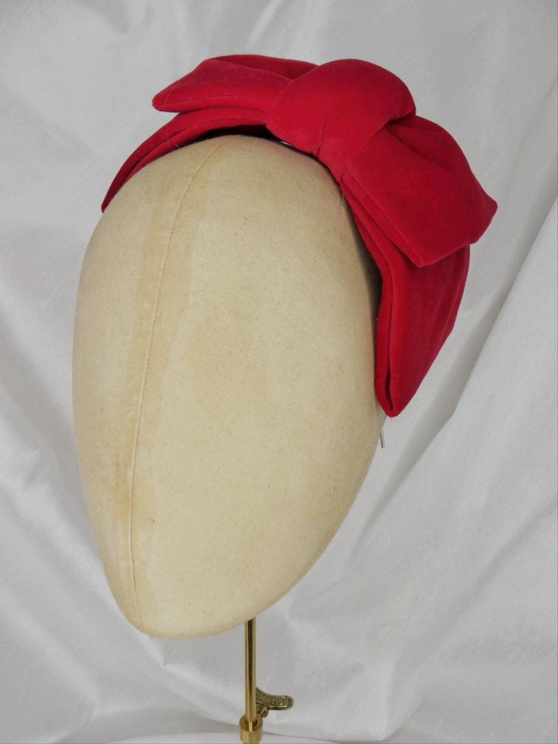 Red velvet hair bow