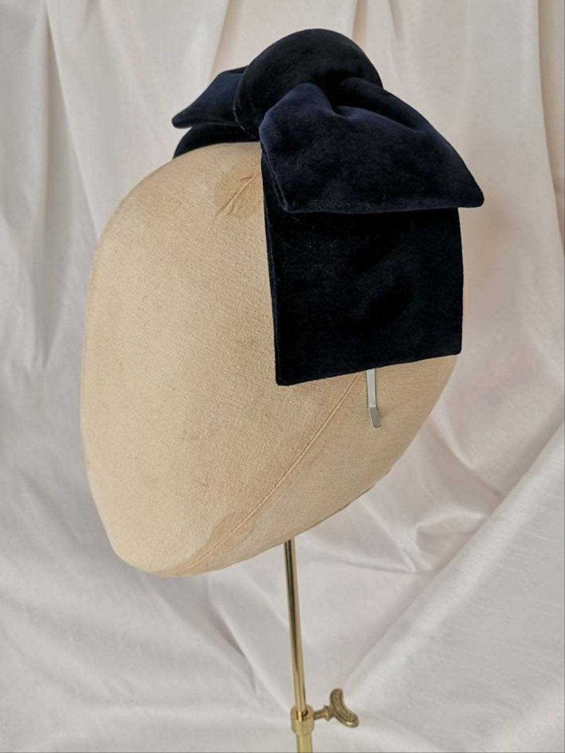 Navy velvet hair bow