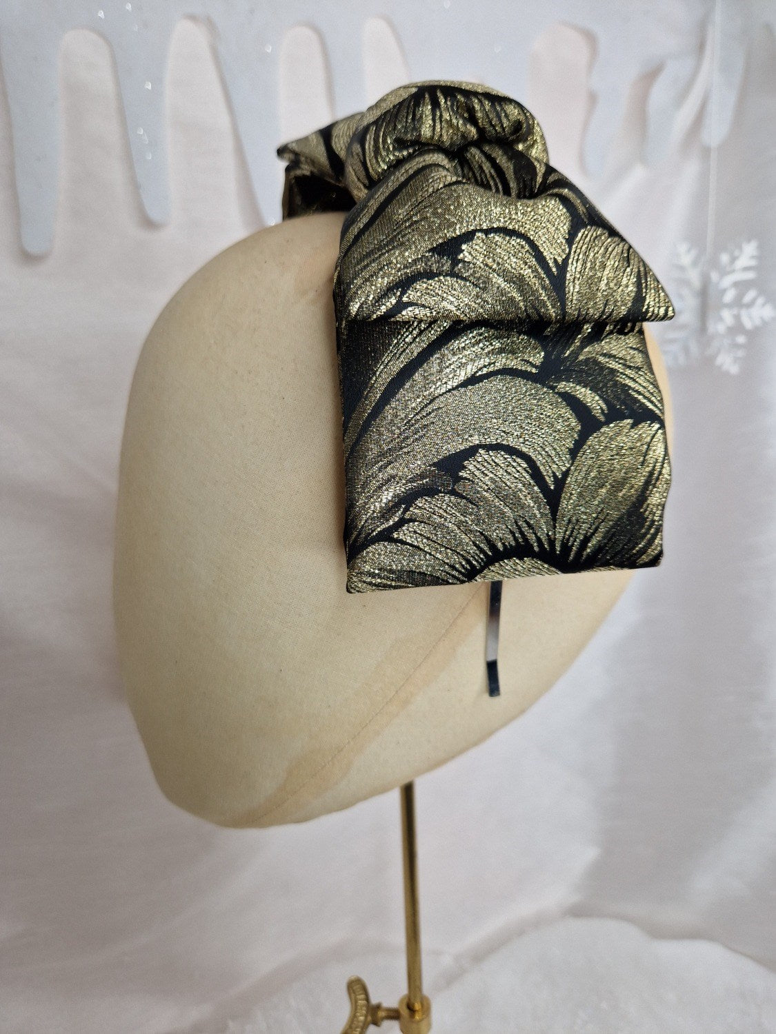 Gold and black lurex jacquard bow