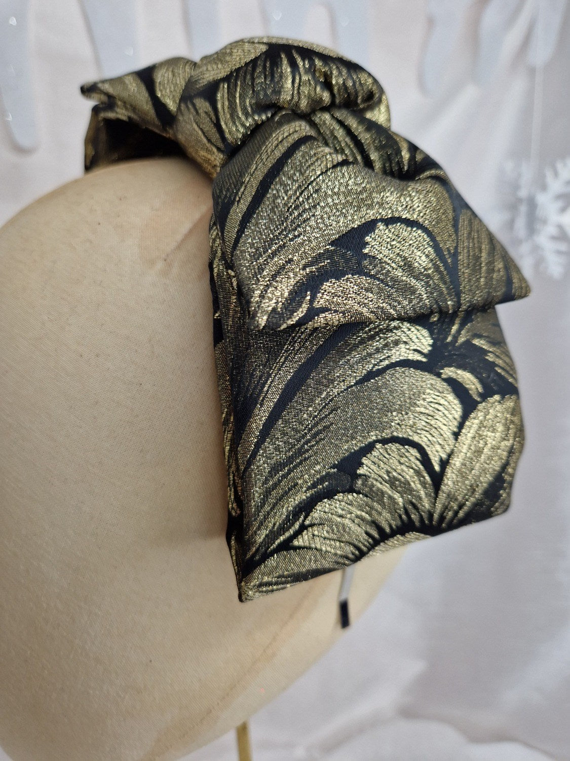 Gold and black lurex jacquard bow