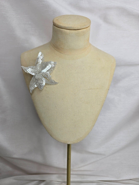 Small white sequin flower brooch