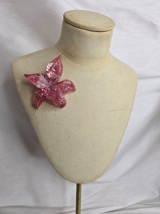 Small pink sequin flower brooch