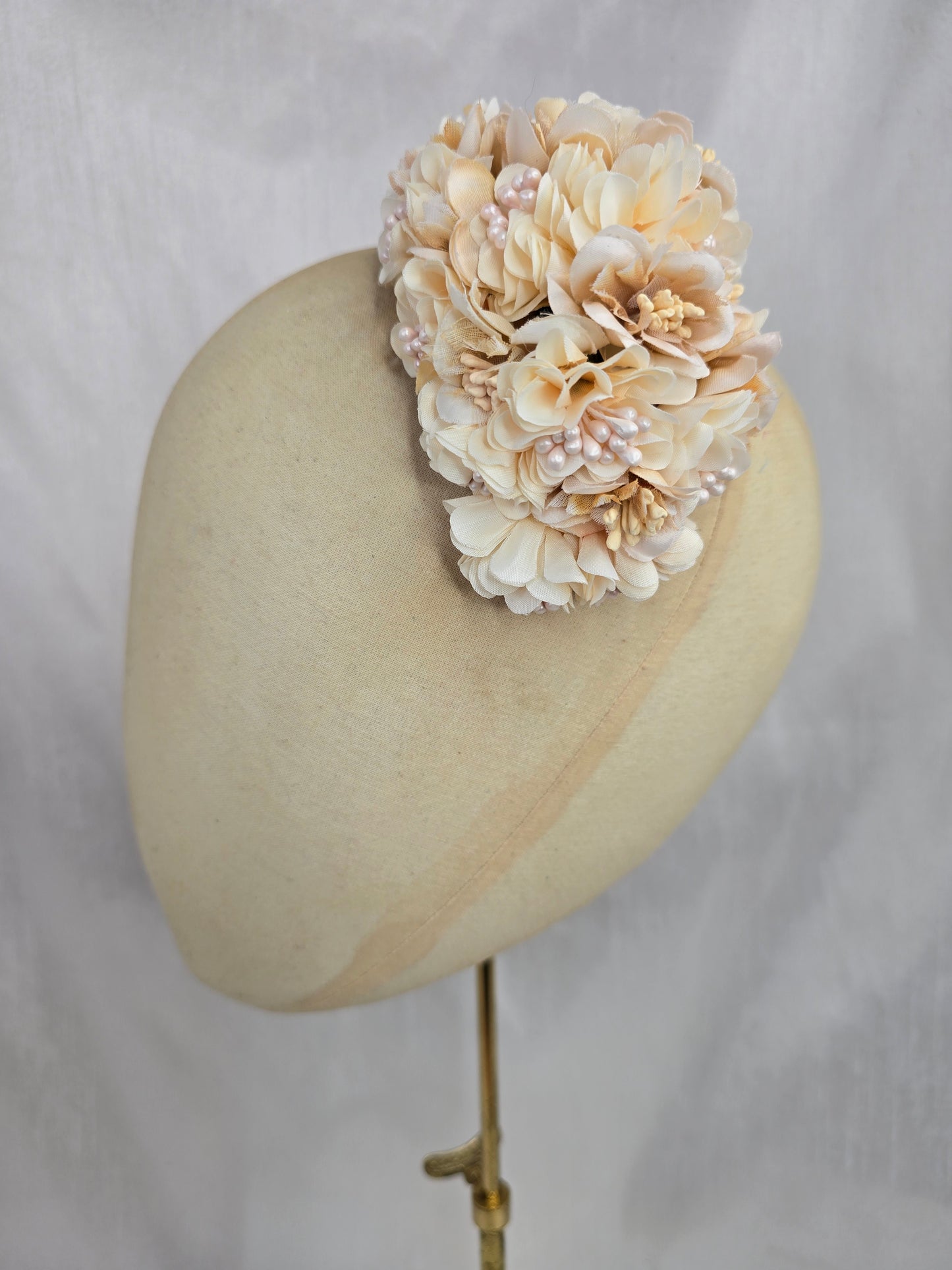 Medium cream blossom hair flower/corsage