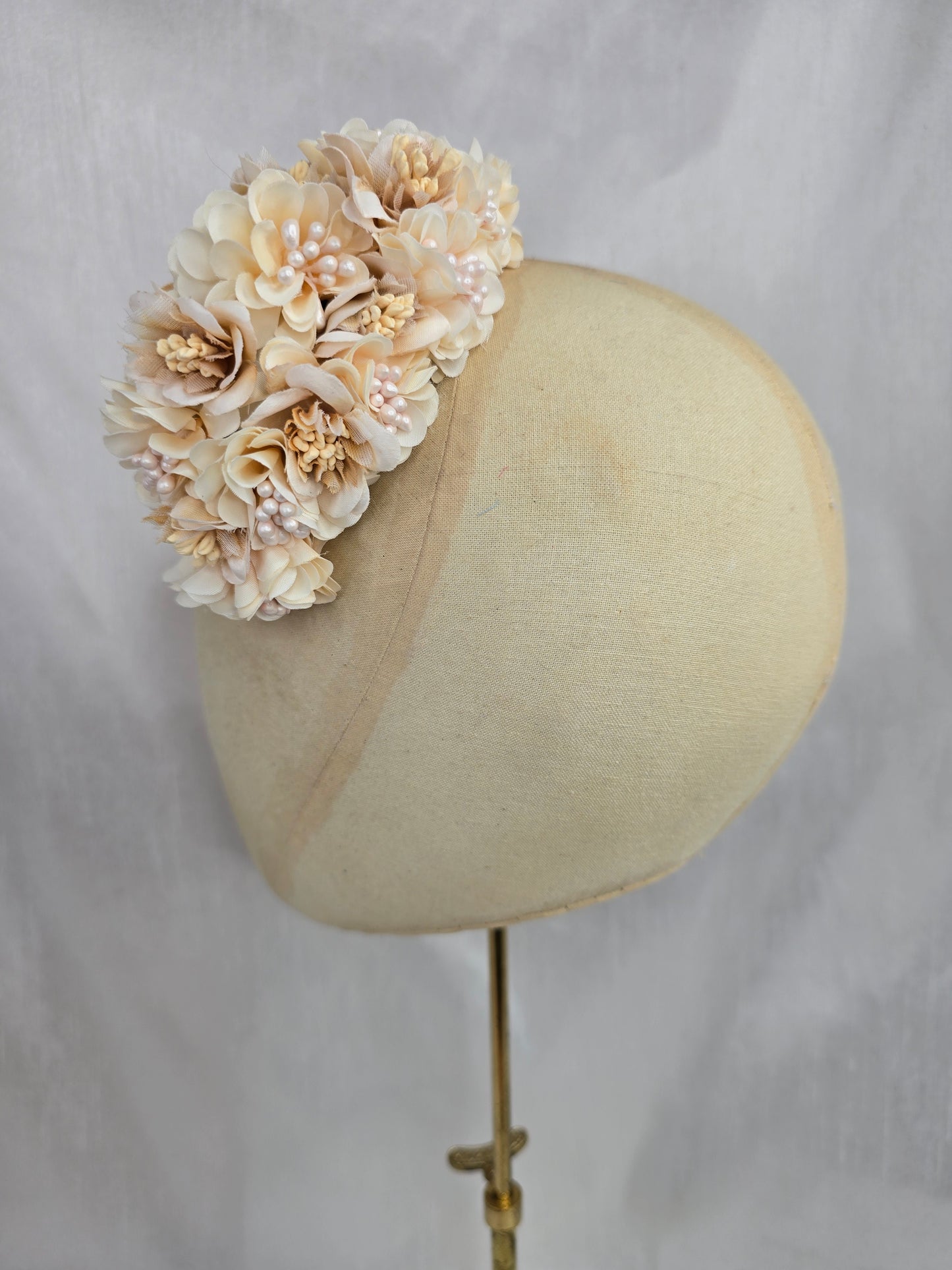Medium cream blossom hair flower/corsage