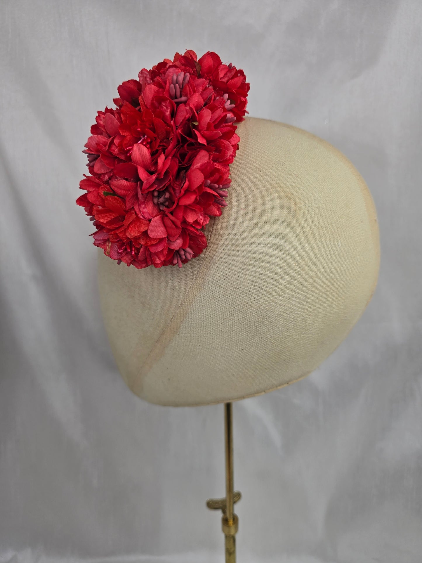 Medium red blossom hair flower/corsage