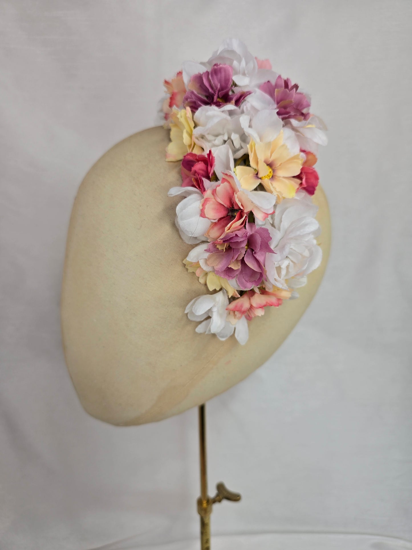 White, yellow and pink cascade hair flower