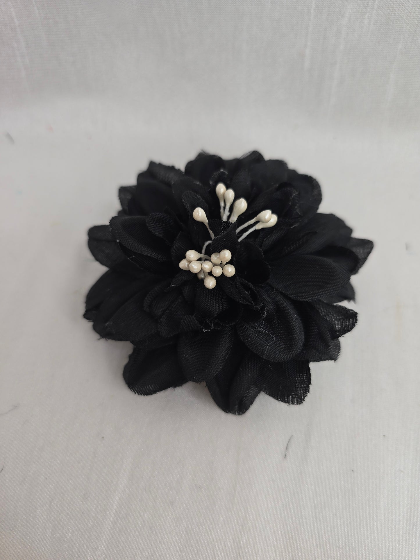 Set of 5 mix & match hair flowers/corsages - black and white