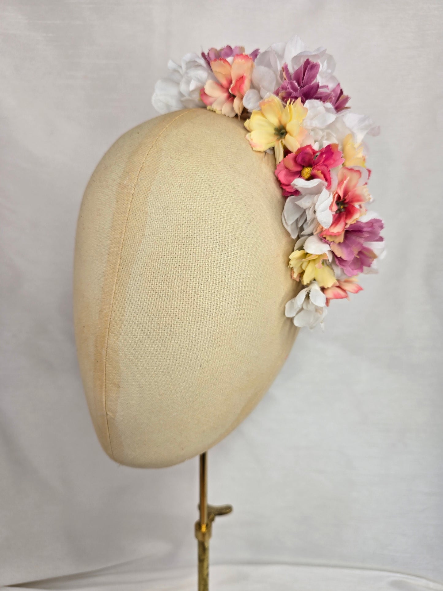 White, yellow and pink cascade hair flower
