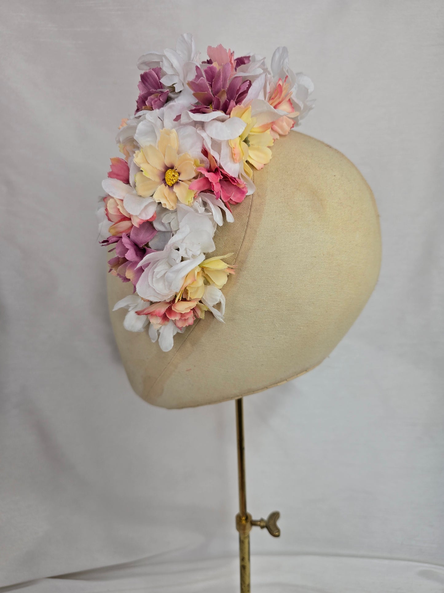 White, yellow and pink cascade hair flower