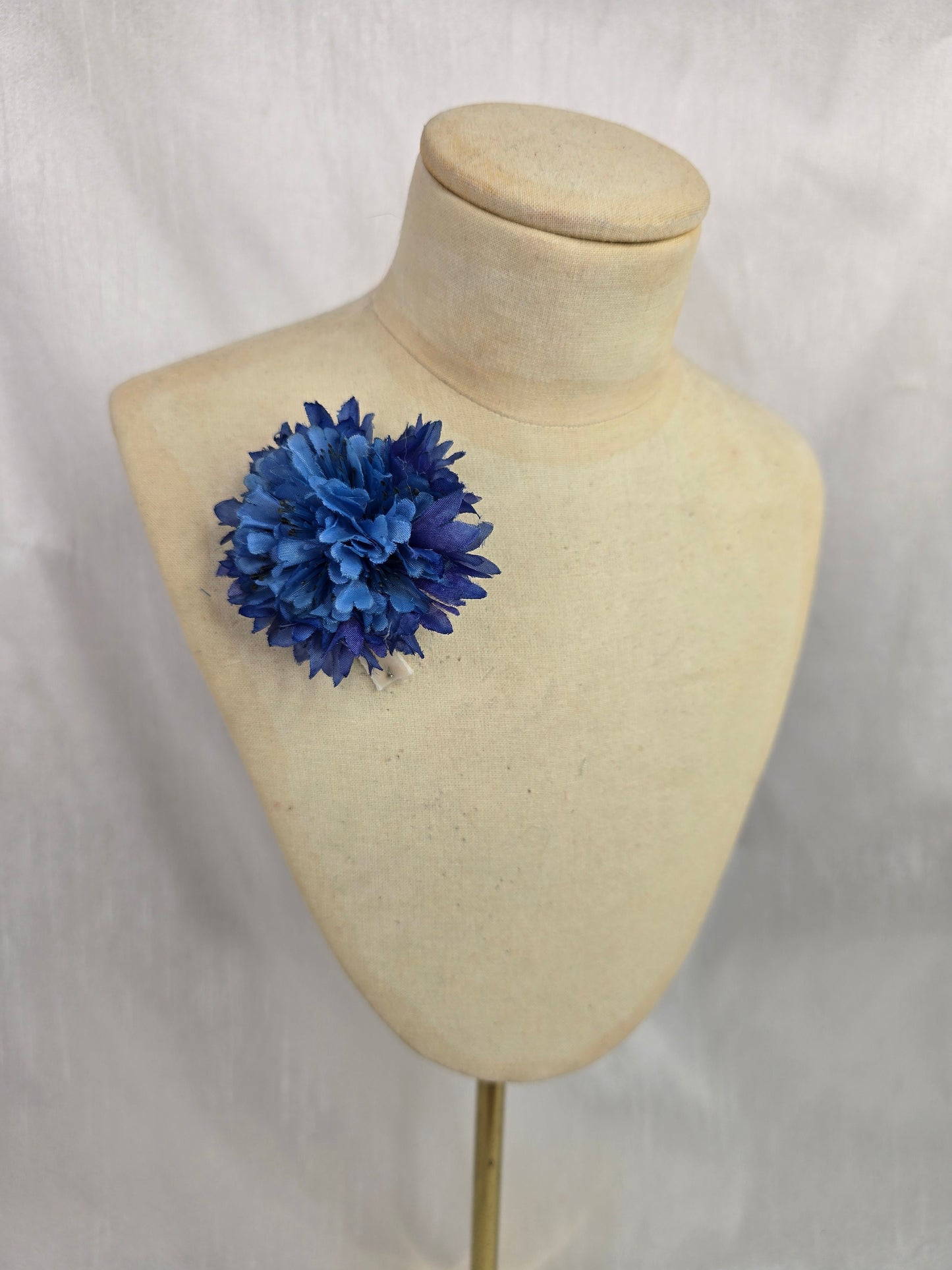 Classic mens blue cornflower buttonhole/bouttoniere (Copy)