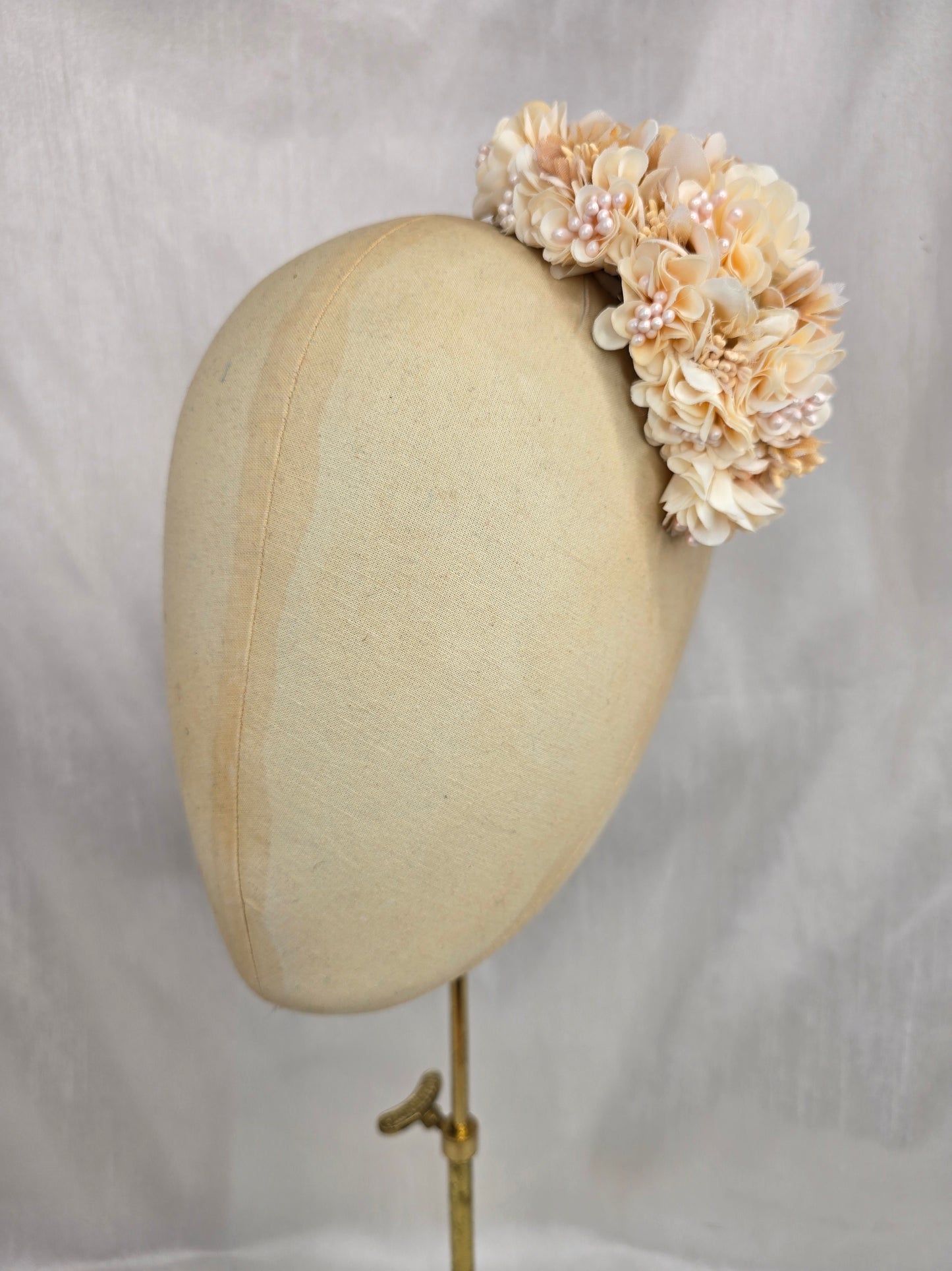 Medium cream blossom hair flower/corsage