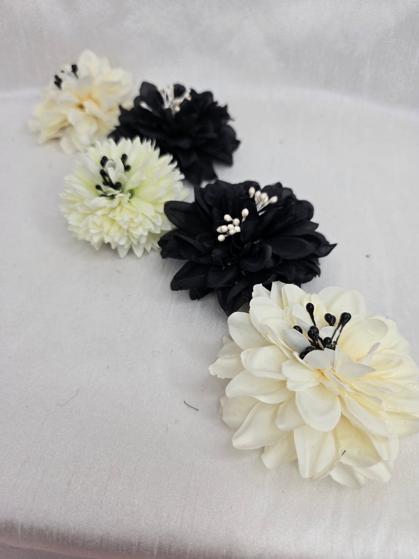Set of 5 mix & match hair flowers/corsages - black and white