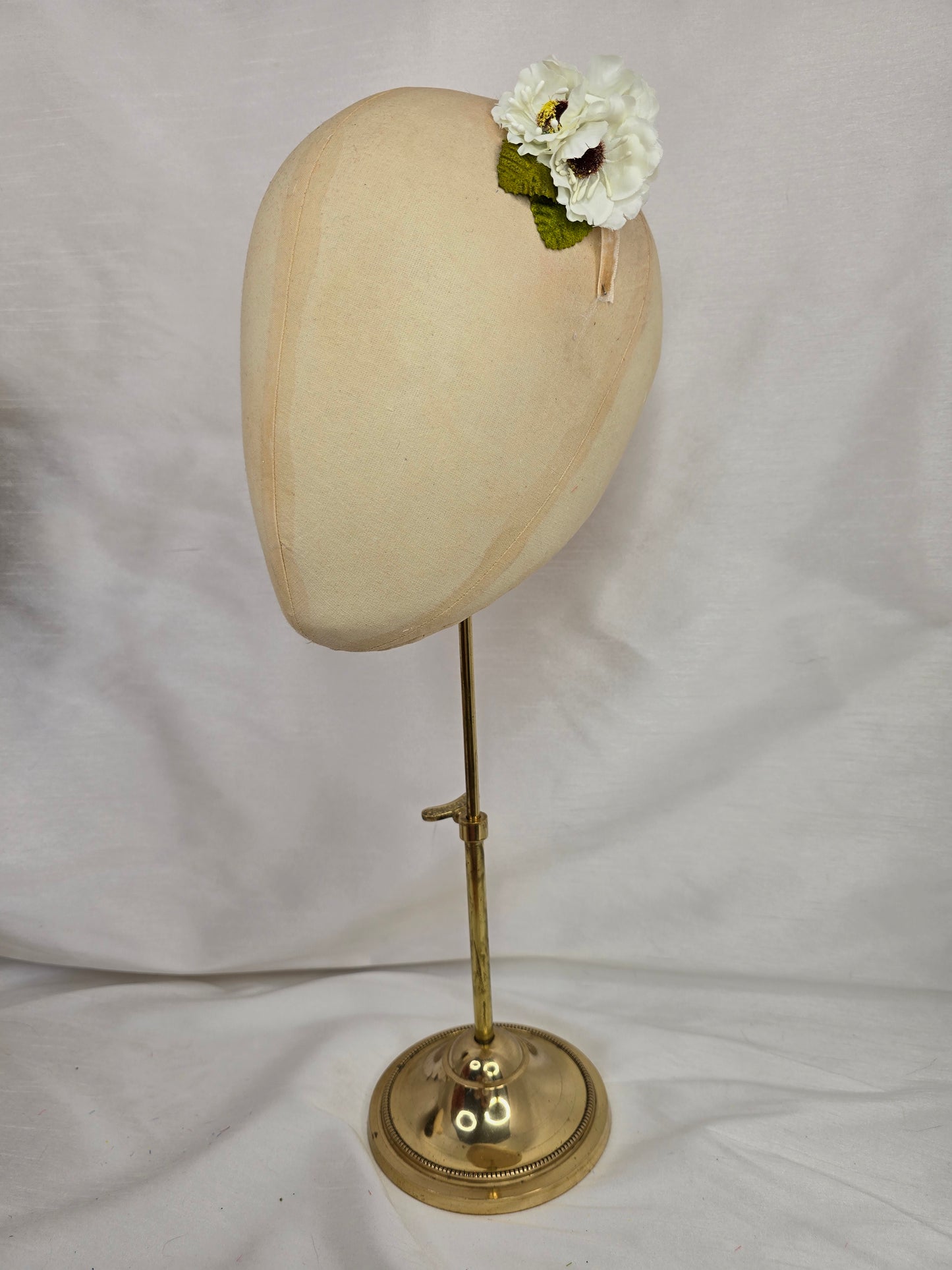 White small hair flower
