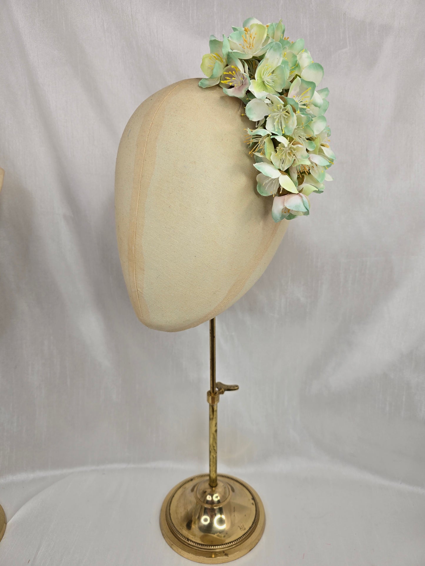 Large pale green cherry blossom hair flower