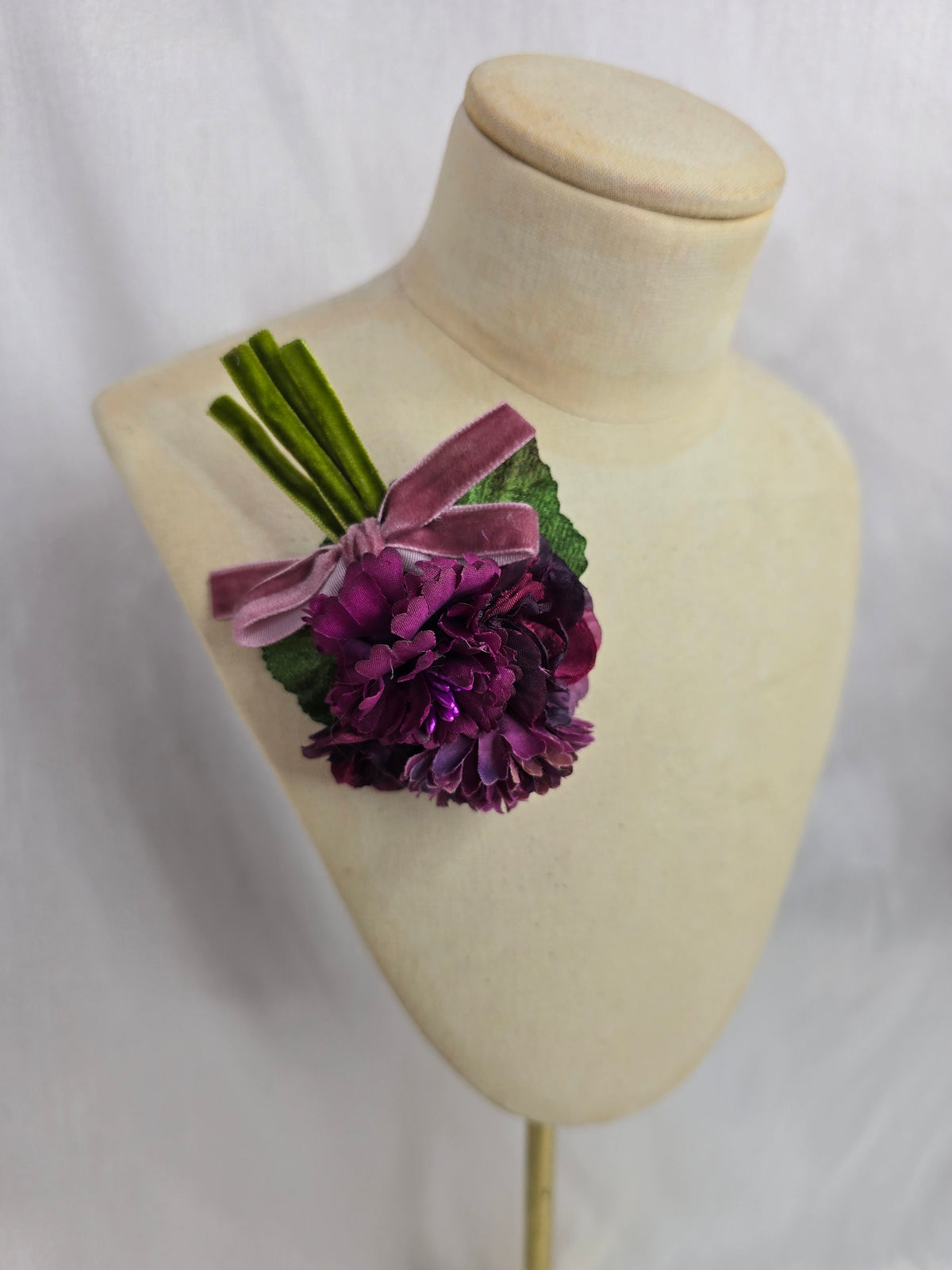 Small autumn purple blossom corsage