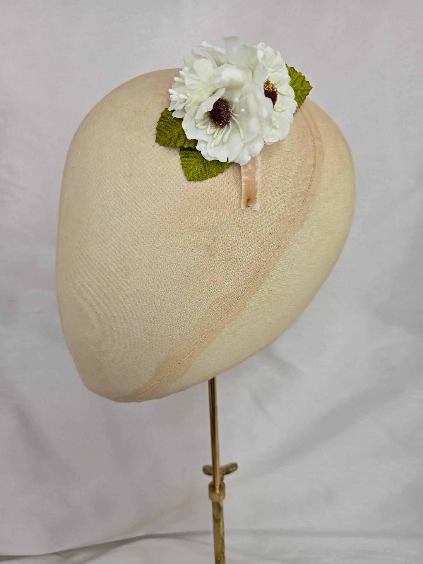 White small hair flower