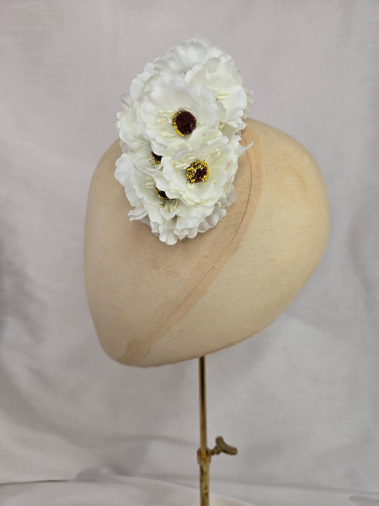 White anemone hair flower/corsage