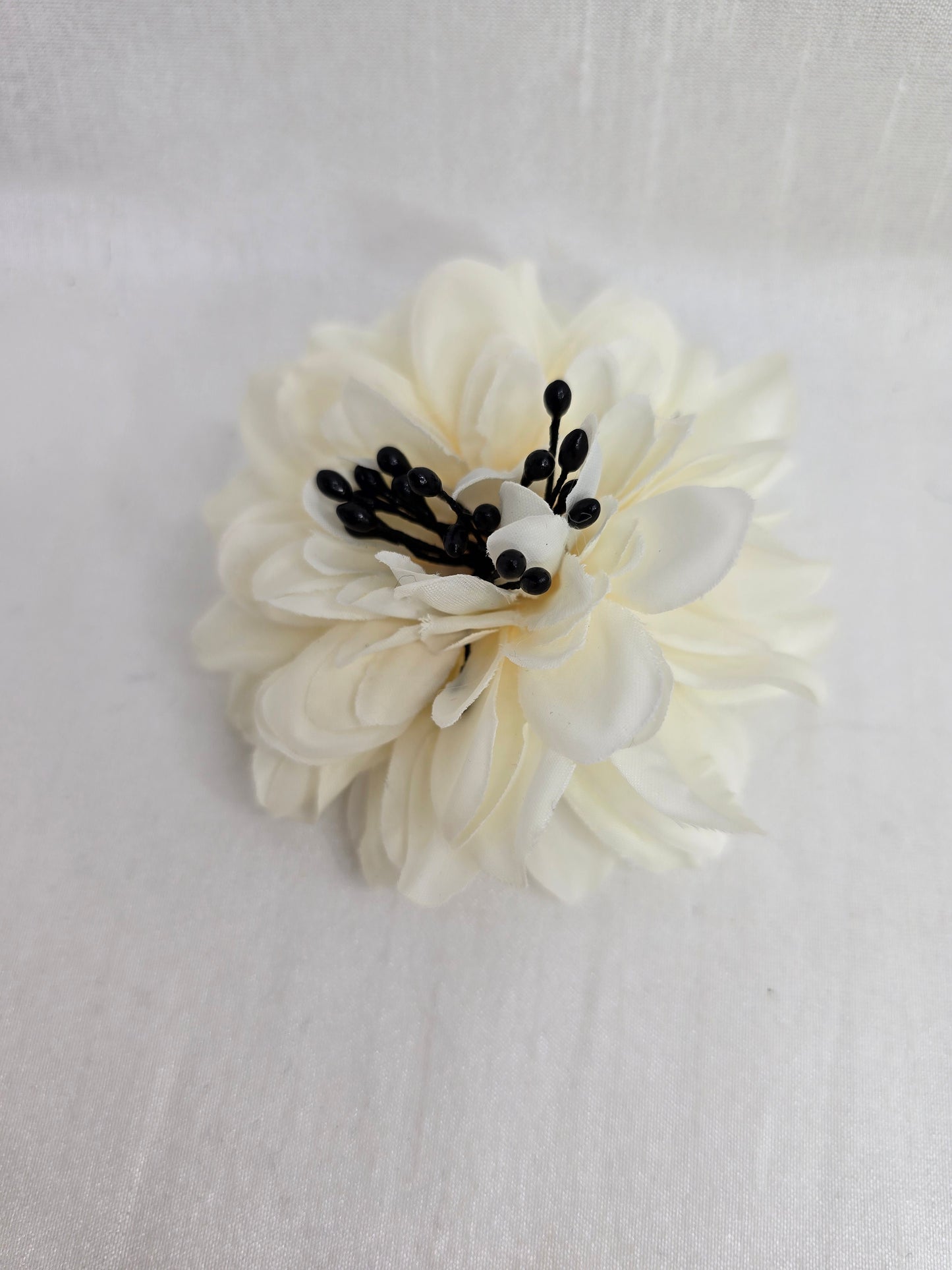 Set of 5 mix & match hair flowers/corsages - black and white