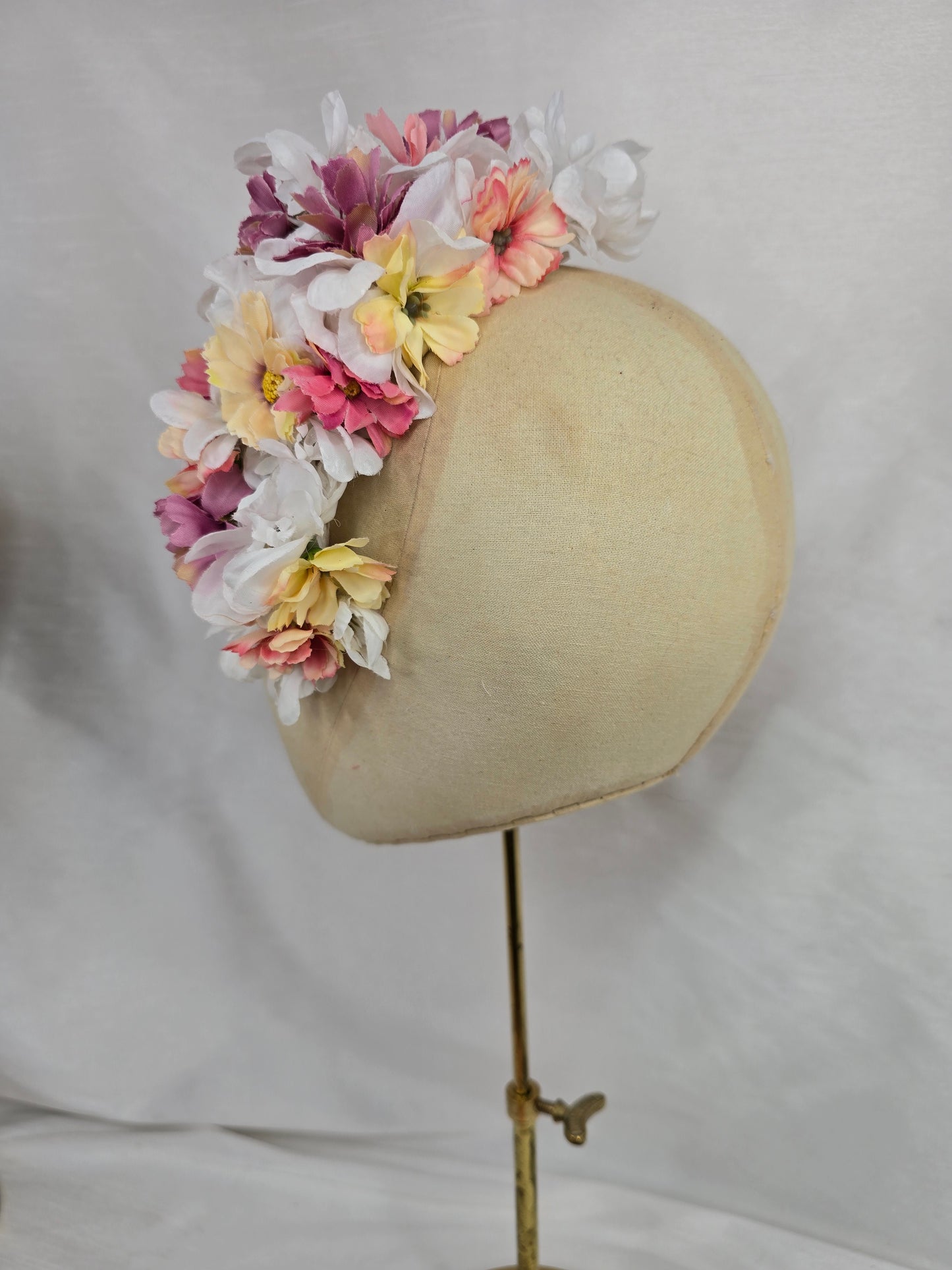 White, yellow and pink cascade hair flower
